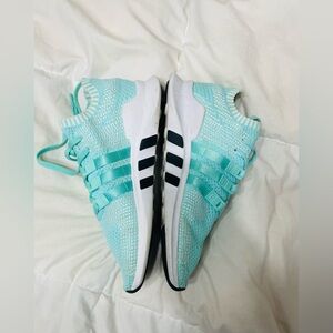 Adidas Aqua mint green Sneakers 8 1/2 women’s